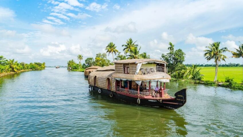 Top 5 Attractions In Kerala You Must Visit | Coupons 24x7